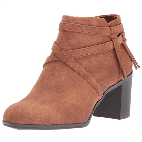 Cognac Fringe Crisscross Straps Ankle Boots - Picture 3 of 8